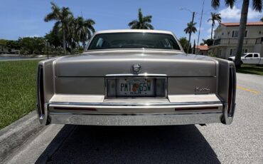 Cadillac-DeVille-1993-Sedan-35