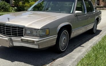 Cadillac-DeVille-1993-Sedan-4