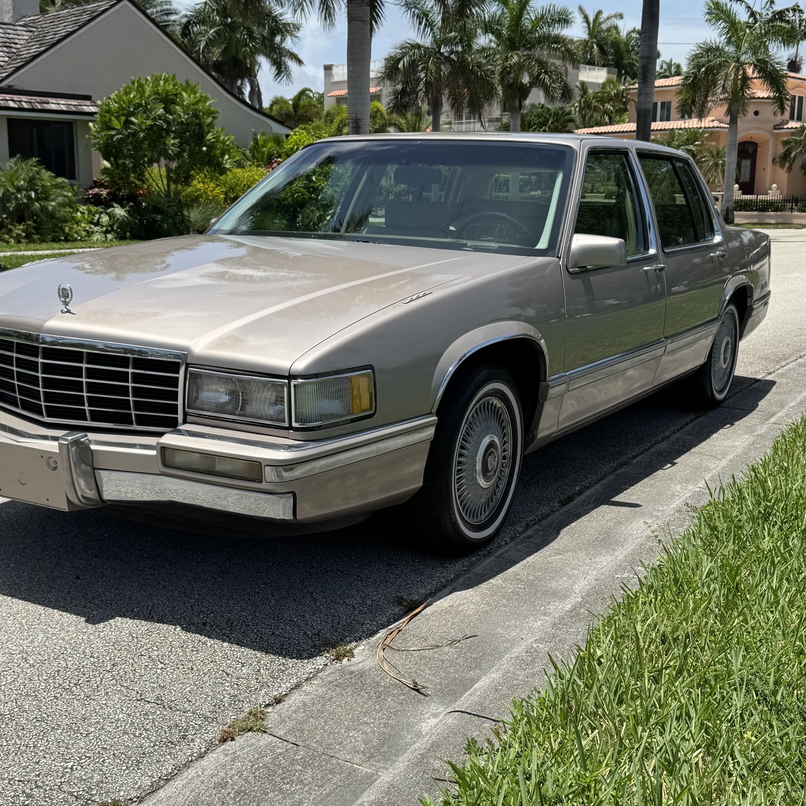 Cadillac-DeVille-1993-Sedan-4