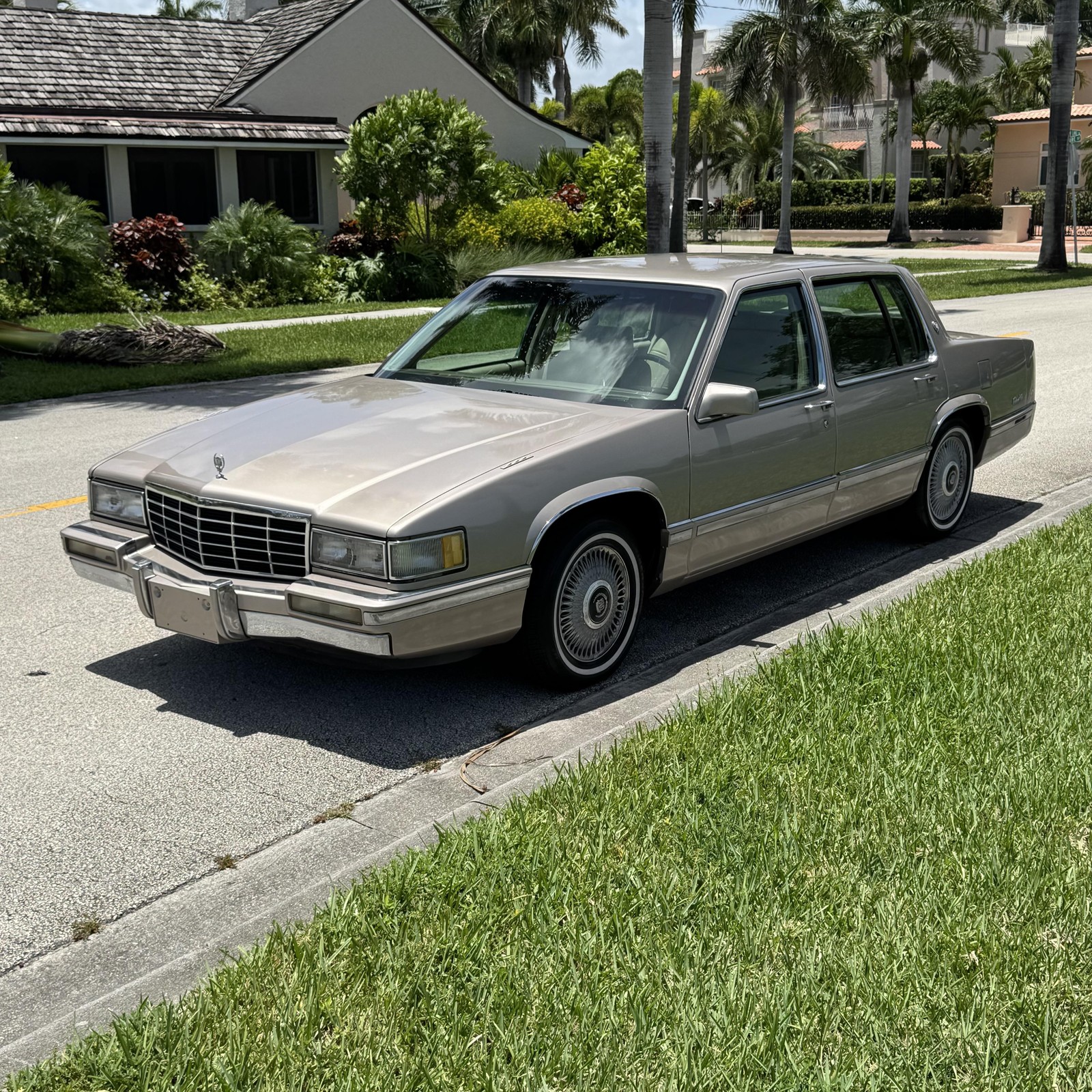 Cadillac-DeVille-1993-Sedan-5