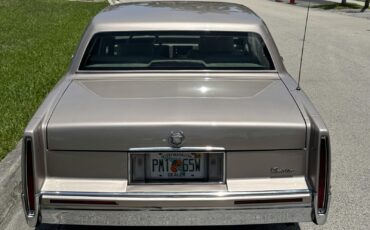 Cadillac-DeVille-1993-Sedan-9