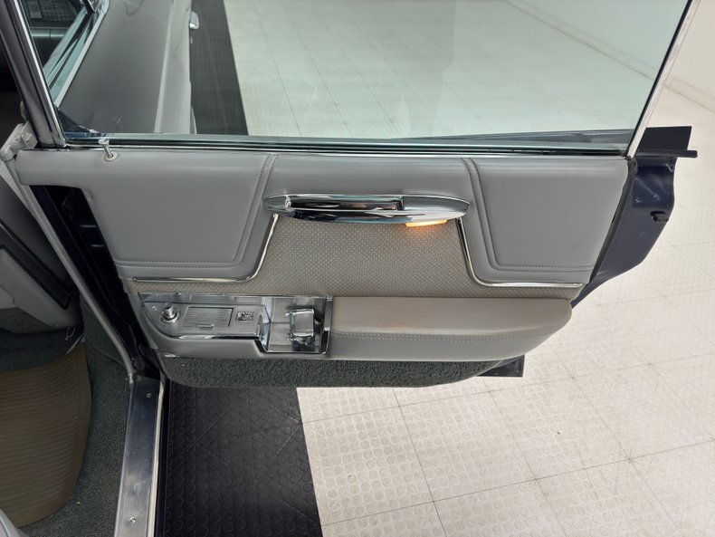 Cadillac-Deville-1962-Somerset-Blue-Metall-Gray-38