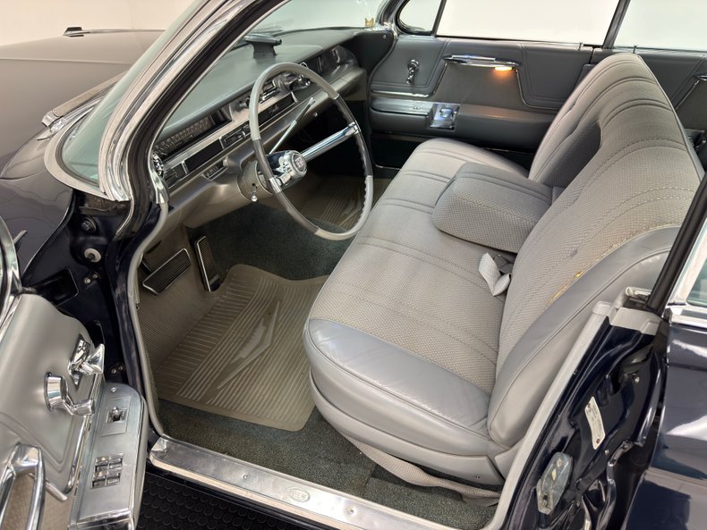 Cadillac-Deville-1962-Somerset-Blue-Metall-Gray-41