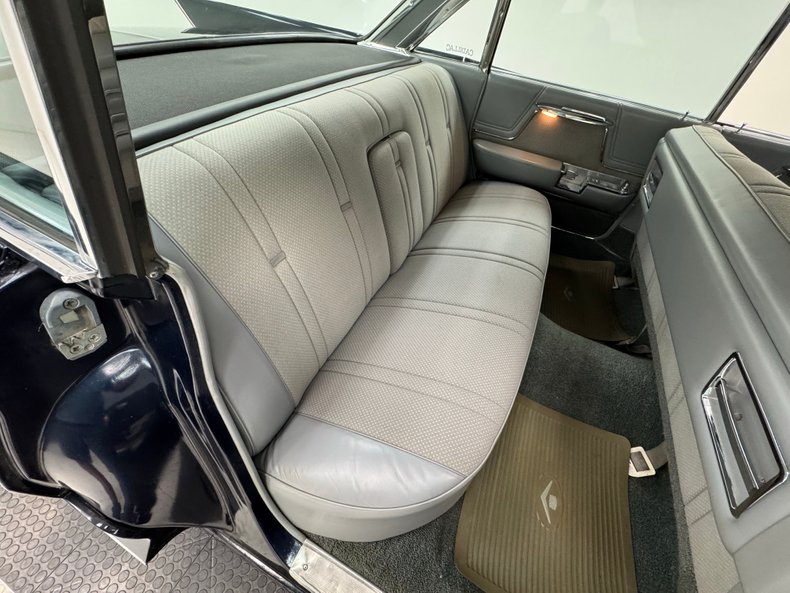 Cadillac-Deville-1962-Somerset-Blue-Metall-Gray-46