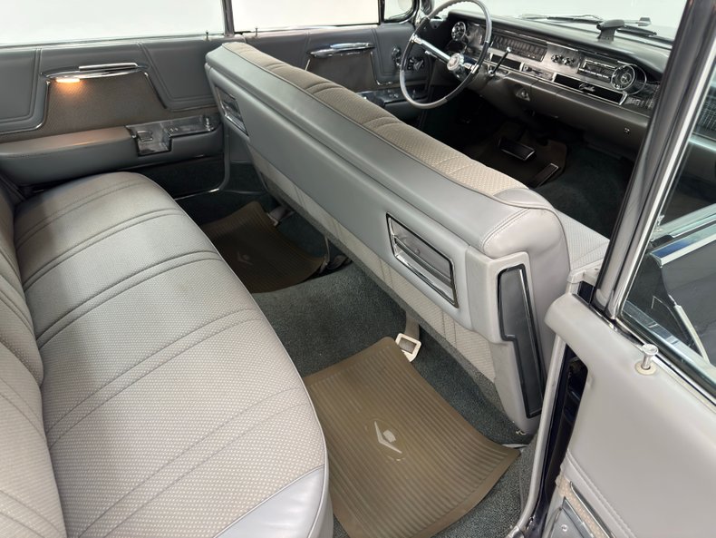 Cadillac-Deville-1962-Somerset-Blue-Metall-Gray-47