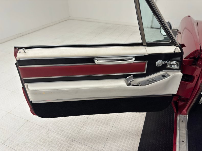 Cadillac-Deville-1966-Flamenco-Red-Metalli-Black-ampamp-White-10