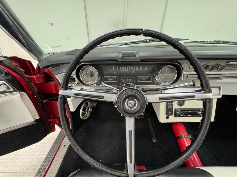 Cadillac-Deville-1966-Flamenco-Red-Metalli-Black-ampamp-White-16