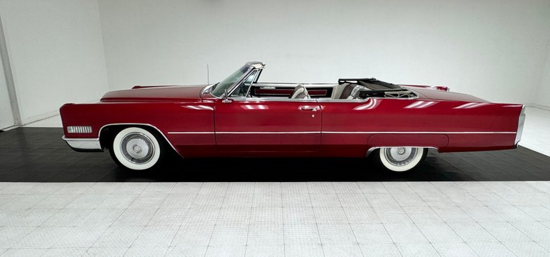 Cadillac-Deville-1966-Flamenco-Red-Metalli-Black-ampamp-White-2