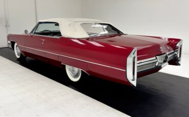 Cadillac-Deville-1966-Flamenco-Red-Metalli-Black-ampamp-White-3