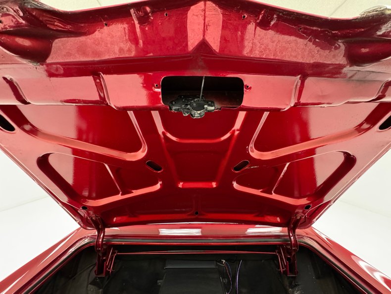 Cadillac-Deville-1966-Flamenco-Red-Metalli-Black-ampamp-White-35