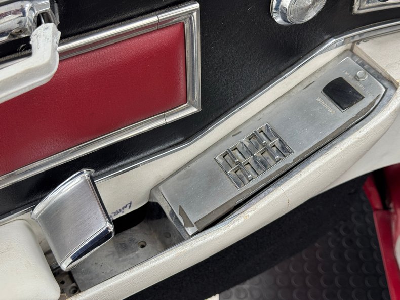 Cadillac-Deville-1966-Flamenco-Red-Metalli-Black-ampamp-White-38