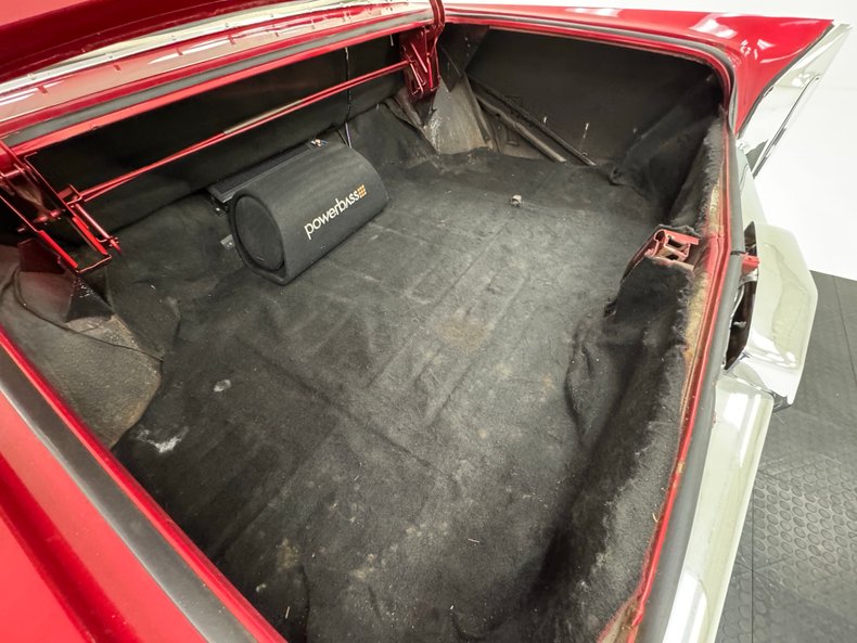 Cadillac-Deville-1966-Flamenco-Red-Metalli-Black-ampamp-White-39