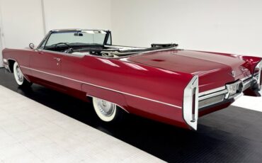 Cadillac-Deville-1966-Flamenco-Red-Metalli-Black-ampamp-White-4