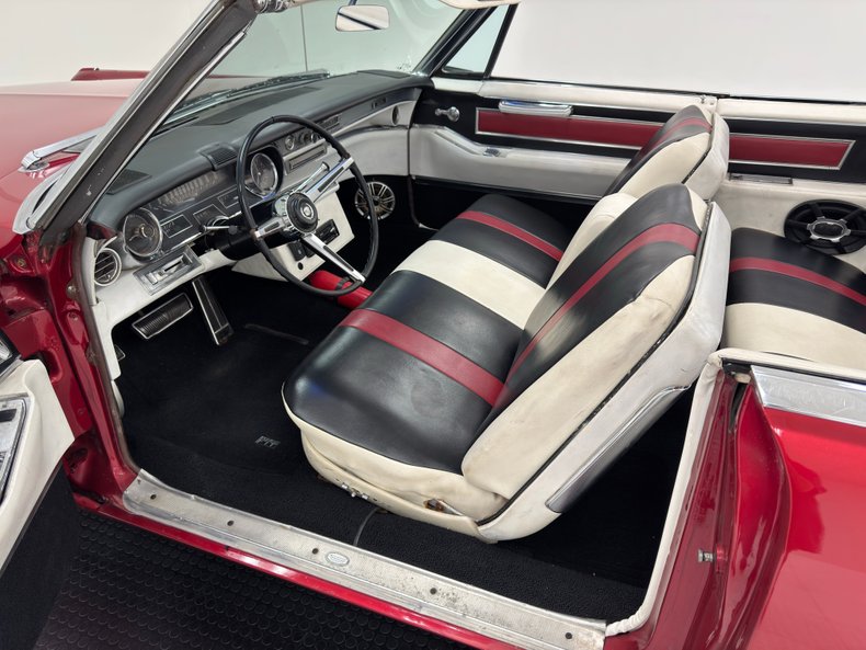 Cadillac-Deville-1966-Flamenco-Red-Metalli-Black-ampamp-White-48