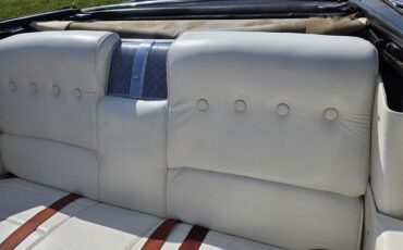 Cadillac-Deville-1970-Red-White-11