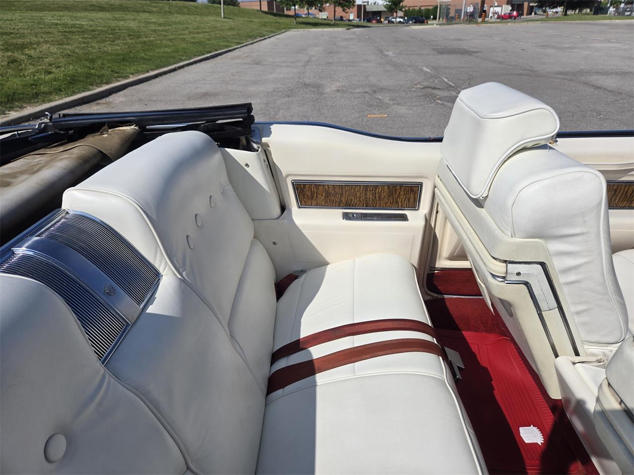 Cadillac-Deville-1970-Red-White-15