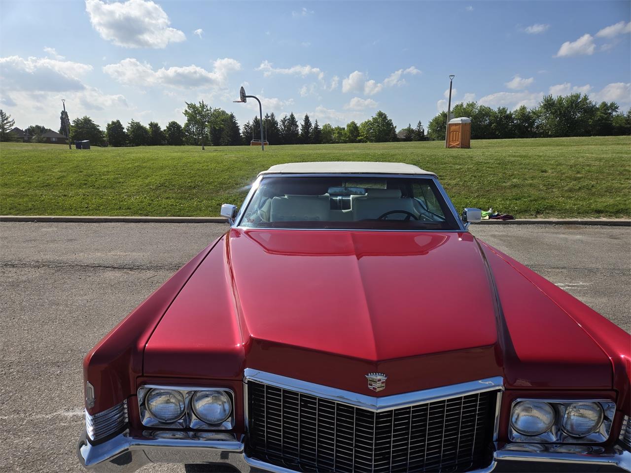 Cadillac-Deville-1970-Red-White-2