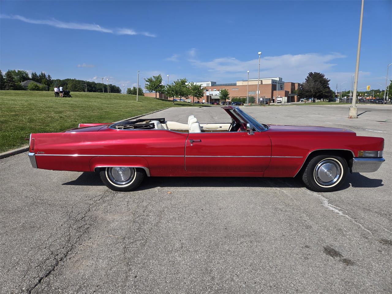 Cadillac-Deville-1970-Red-White-5