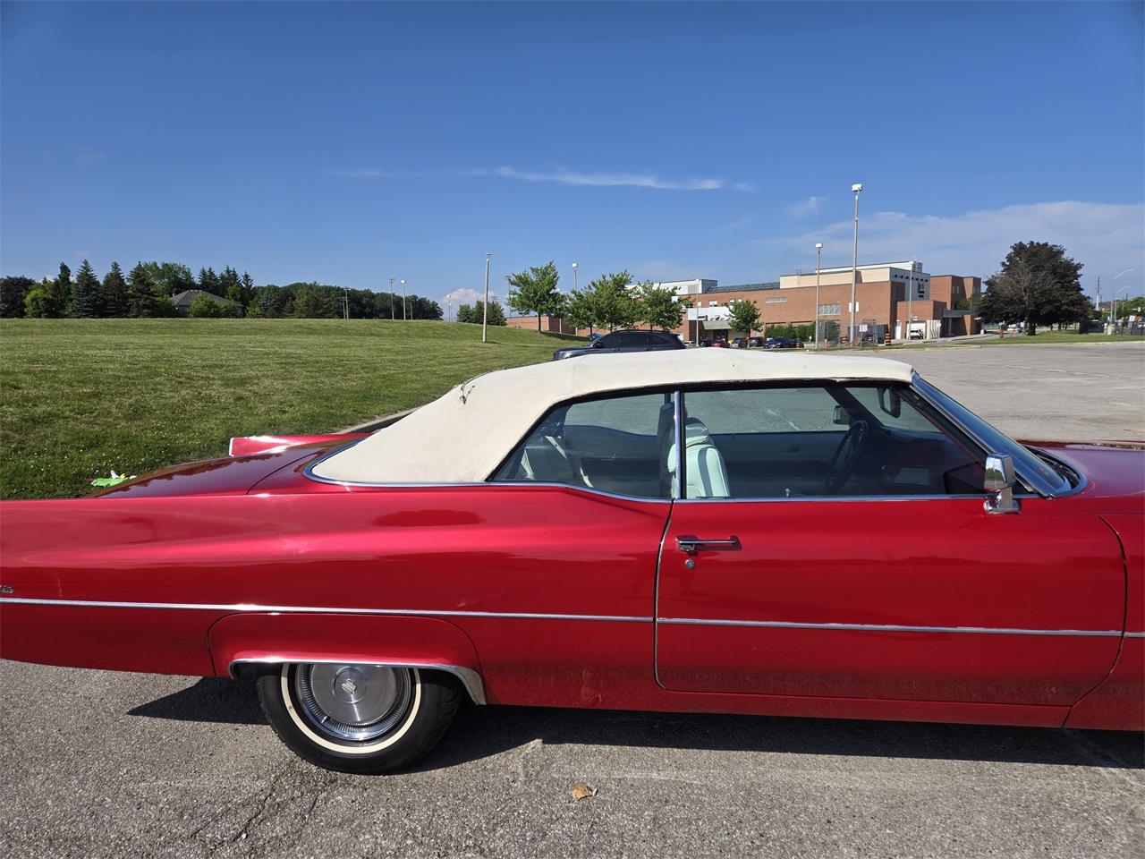 Cadillac-Deville-1970-Red-White-6