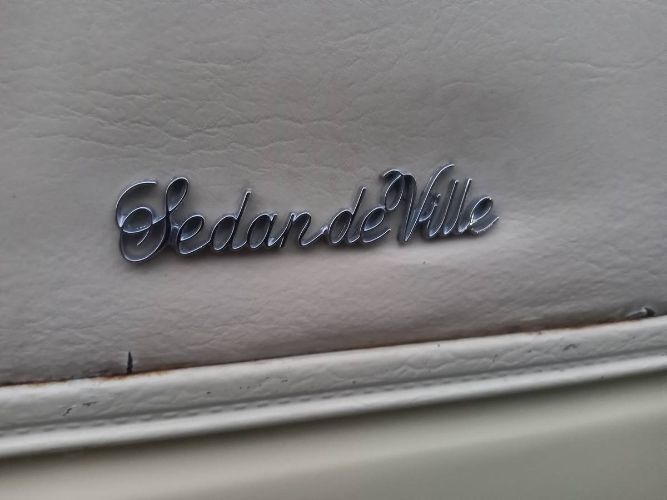 Cadillac-Deville-1979-10