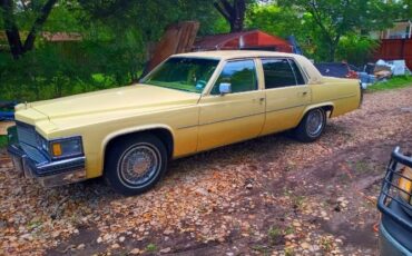 Cadillac-Deville-1979-11