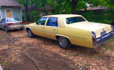 Cadillac-Deville-1979