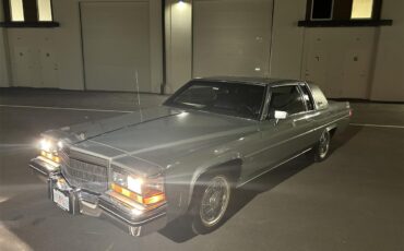 Cadillac-Deville-1983-Silver-Black-1