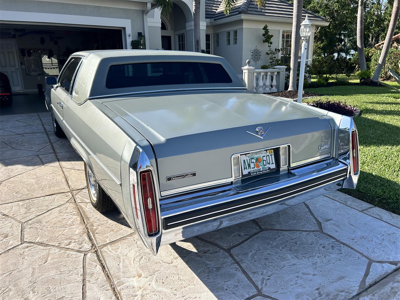 Cadillac-Deville-1983-Silver-Black-3