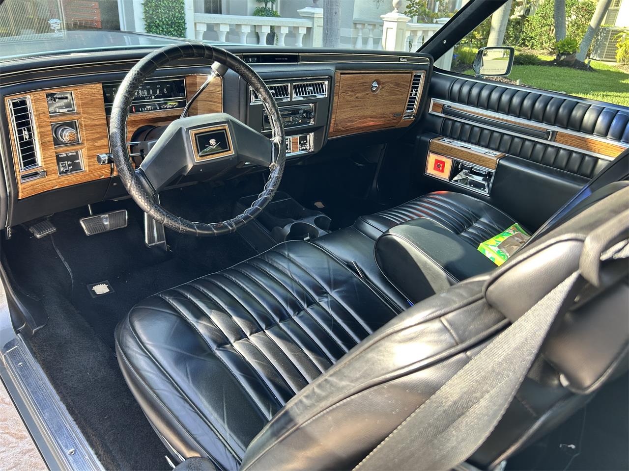 Cadillac-Deville-1983-Silver-Black-5