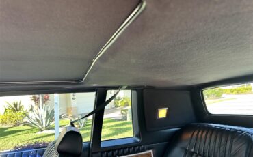 Cadillac-Deville-1983-Silver-Black-6
