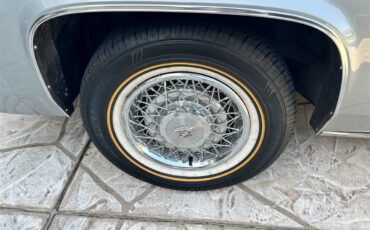Cadillac-Deville-1983-Silver-Black-9