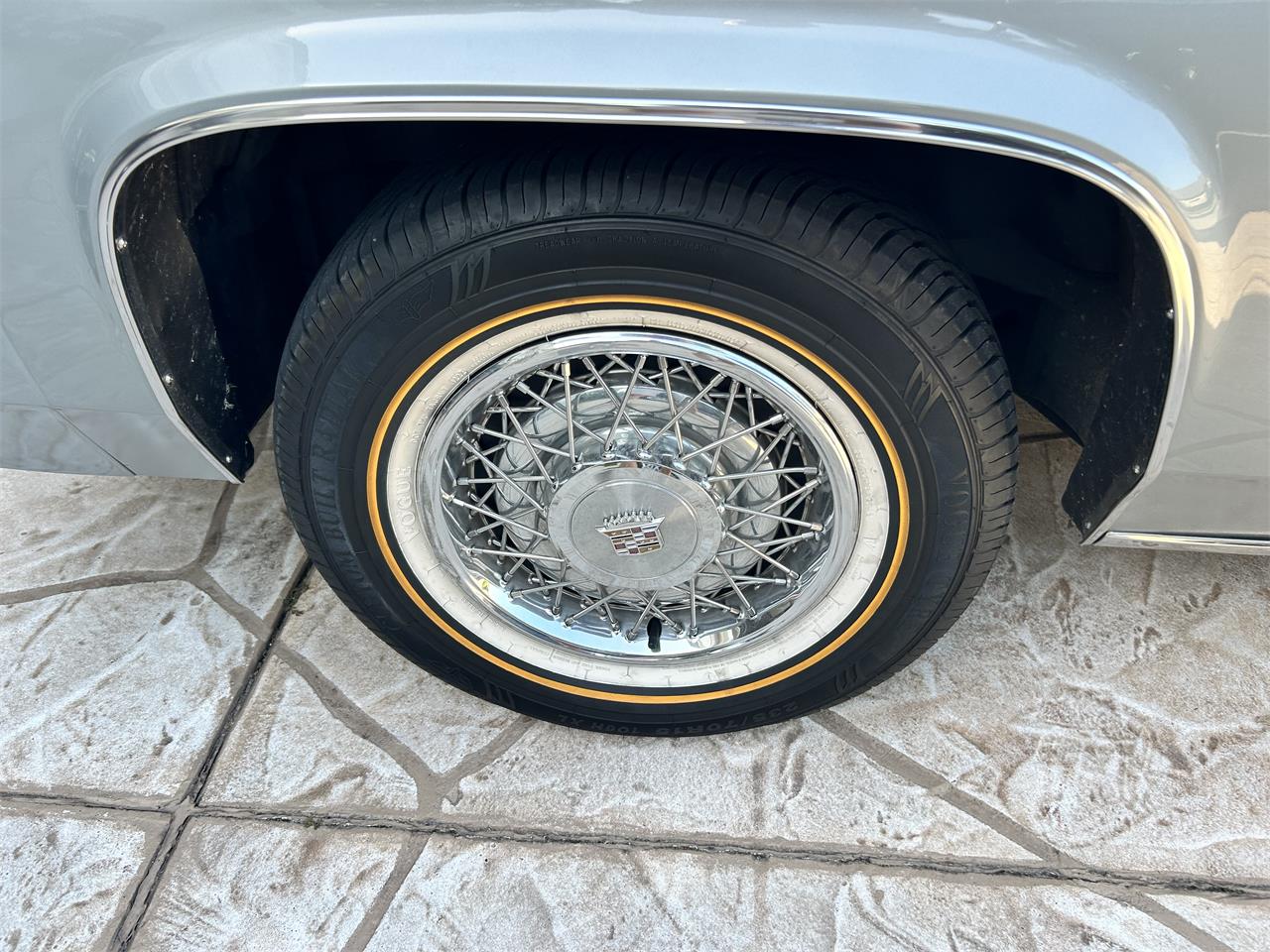 Cadillac-Deville-1983-Silver-Black-9