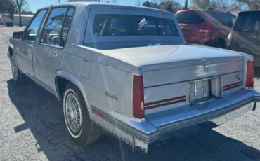 Cadillac-Deville-1988-Silver-Gray-3