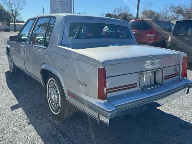 Cadillac-Deville-1988-Silver-Gray-3