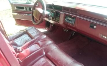 Cadillac-Deville-1990-24