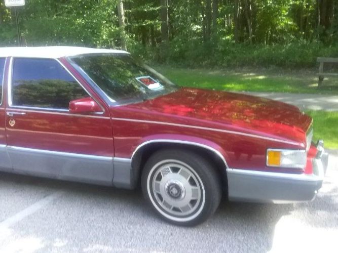 Cadillac-Deville-1990-27
