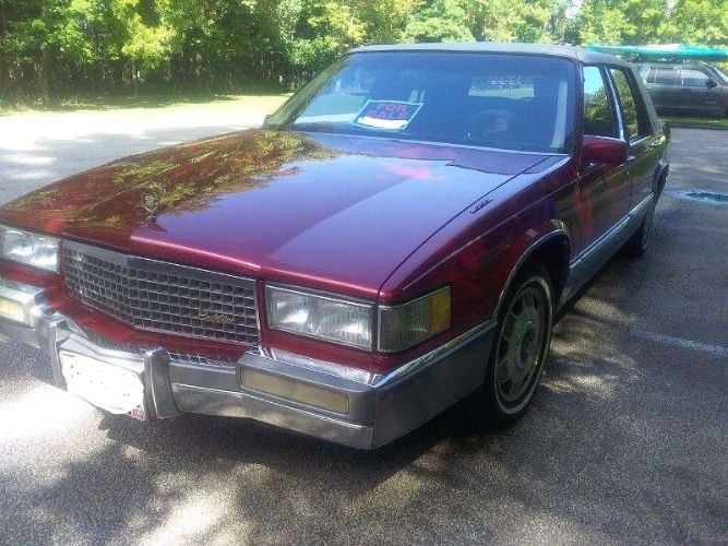 Cadillac-Deville-1990-32