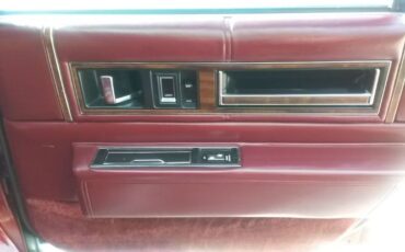 Cadillac-Deville-1990-4