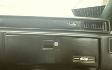 Cadillac-Deville-1991-14