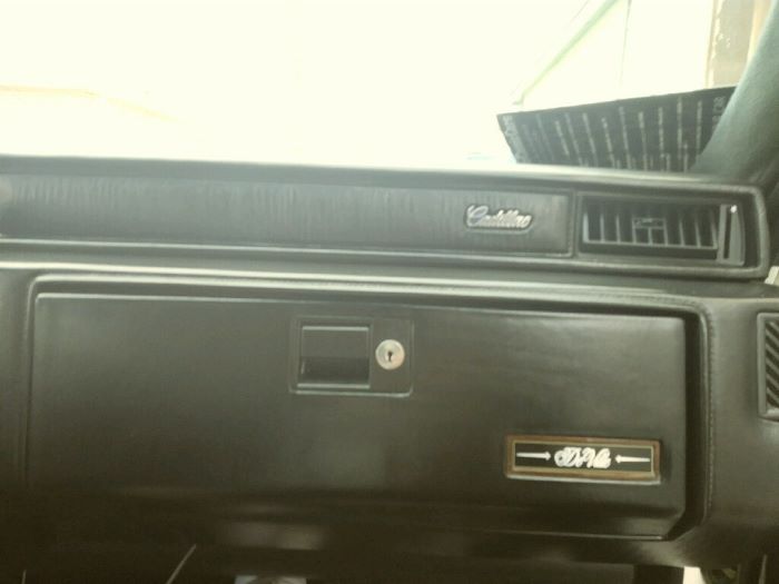 Cadillac-Deville-1991-14