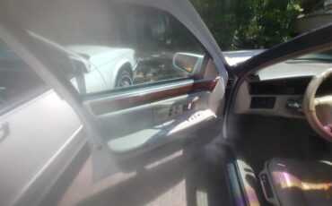 Cadillac-Deville-1992-White-Navy-leather-10