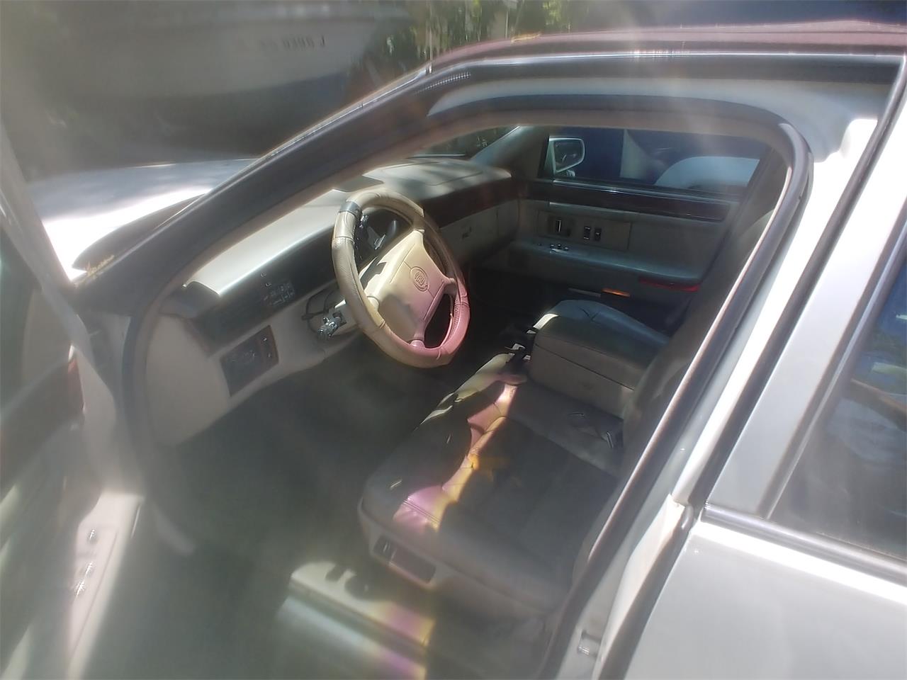 Cadillac-Deville-1992-White-Navy-leather-11