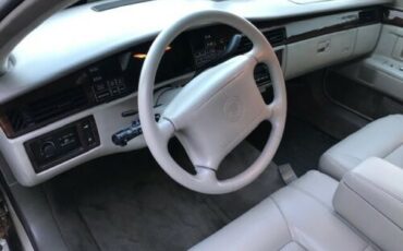 Cadillac-Deville-1995-18