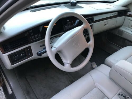 Cadillac-Deville-1995-18