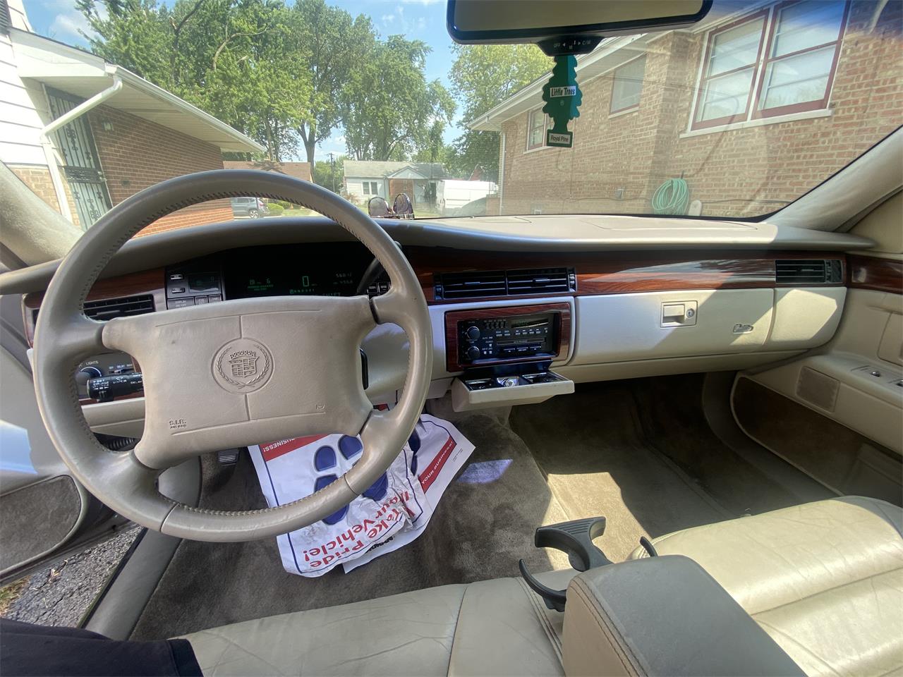 Cadillac-Deville-1995-Tan-Tan-4