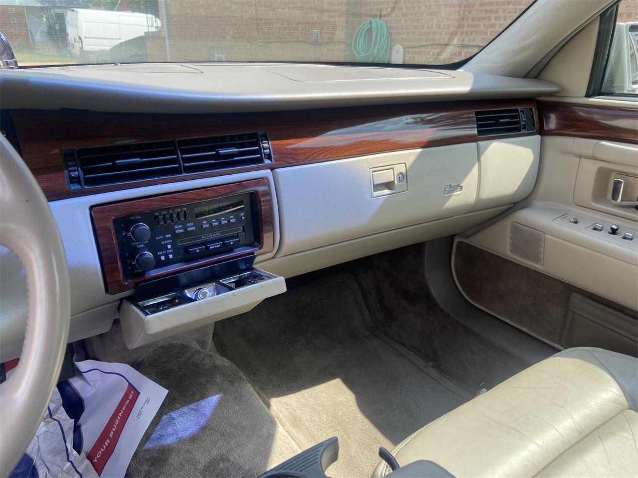 Cadillac-Deville-1995-Tan-Tan-6
