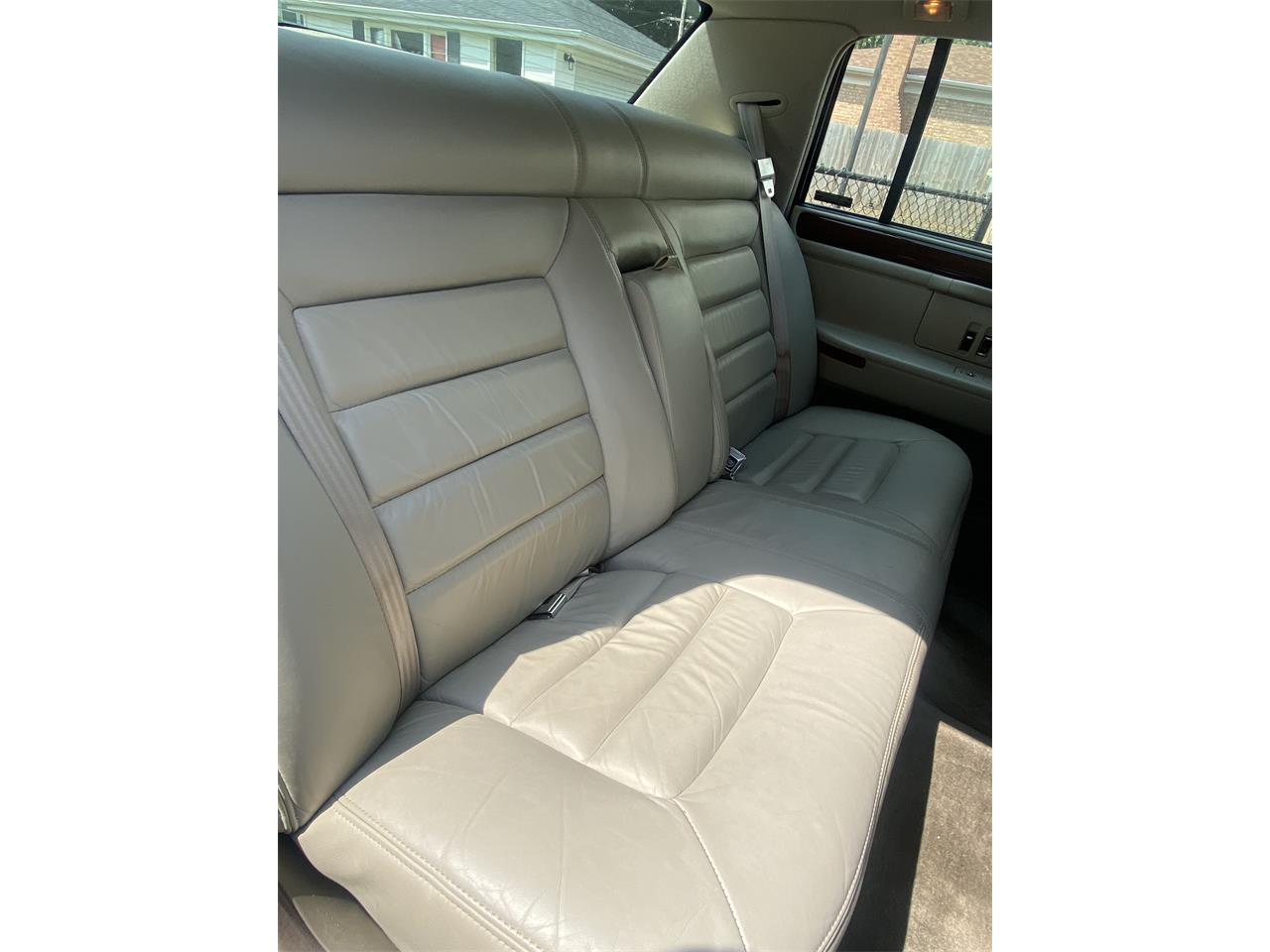 Cadillac-Deville-1995-Tan-Tan-7