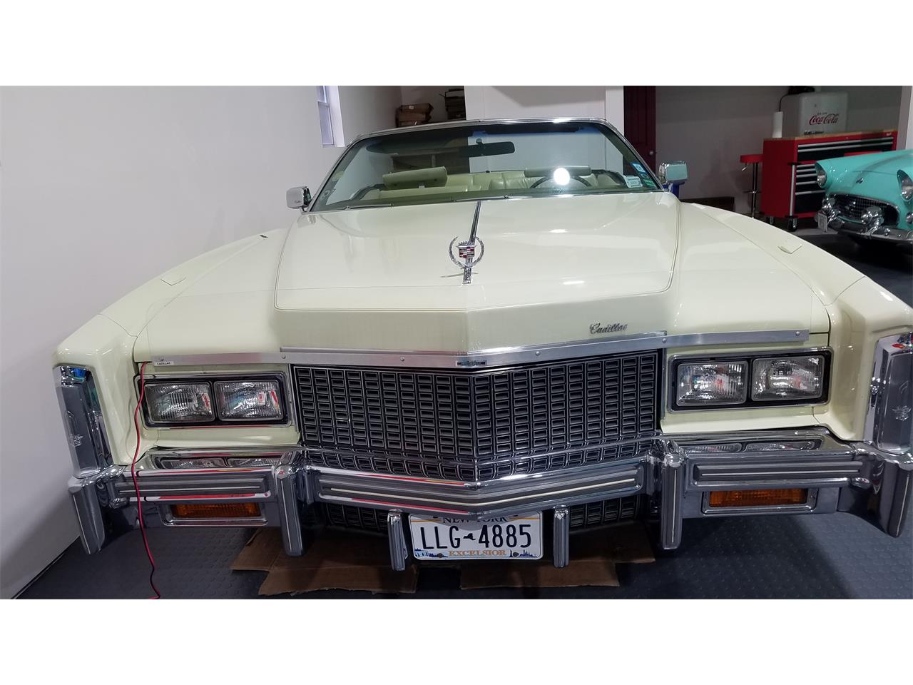 Cadillac-Eldorado-1976-Beige-Beige-10