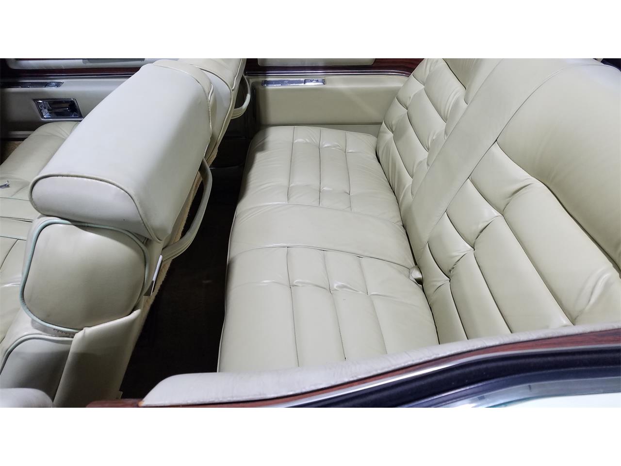 Cadillac-Eldorado-1976-Beige-Beige-15