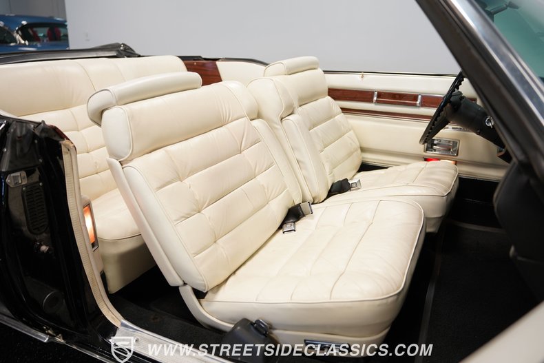 Cadillac-Eldorado-1976-Black-White-22